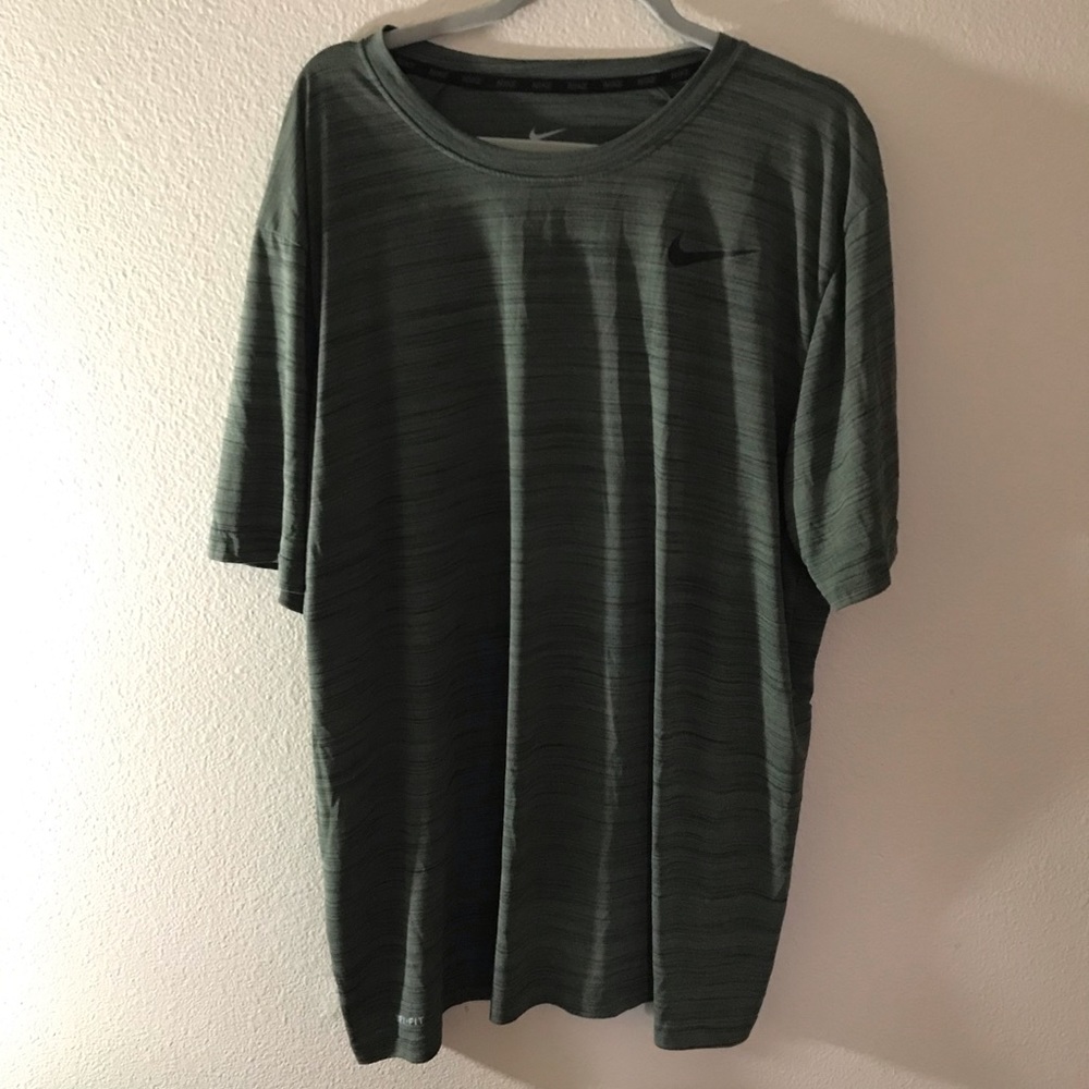 Women’s 3XL Legend Training Tee Shirt